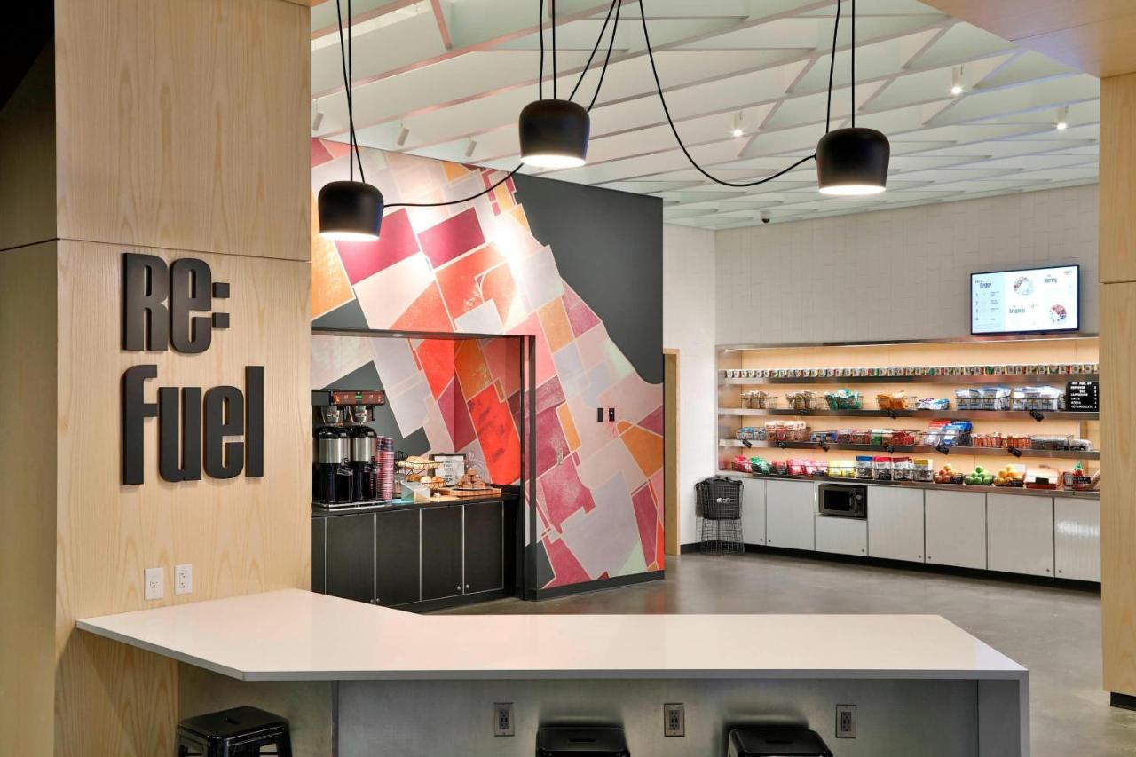 Aloft Omaha West Hotel Bagian luar foto